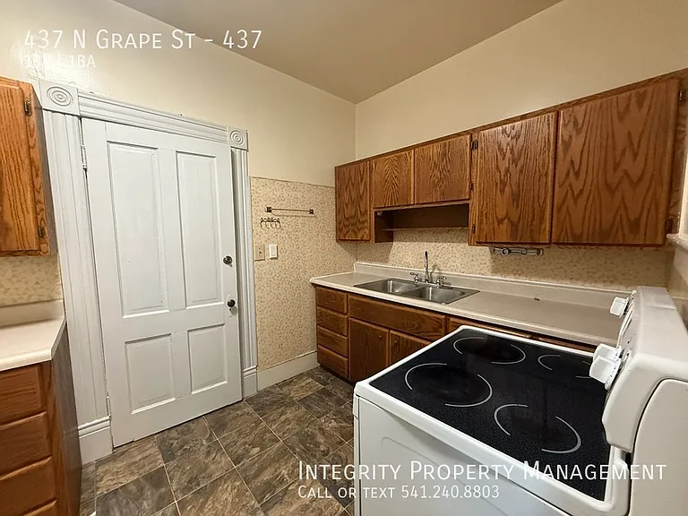 437 N Grape St #437 — Photo 12