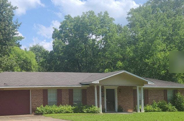 1st image of 2648 Cliffwood Dr