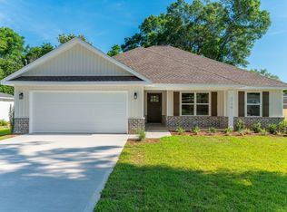 3176 Maple St, Crestview, FL 32539