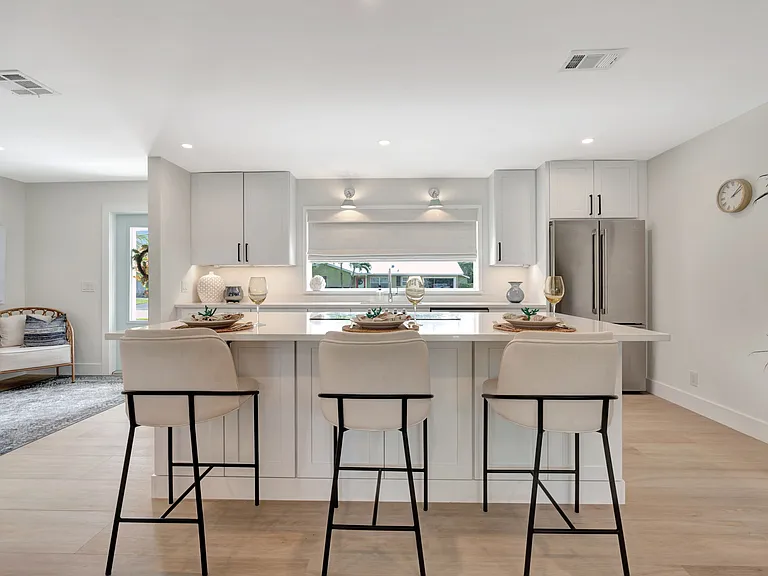 359 Beacon St — Photo 16