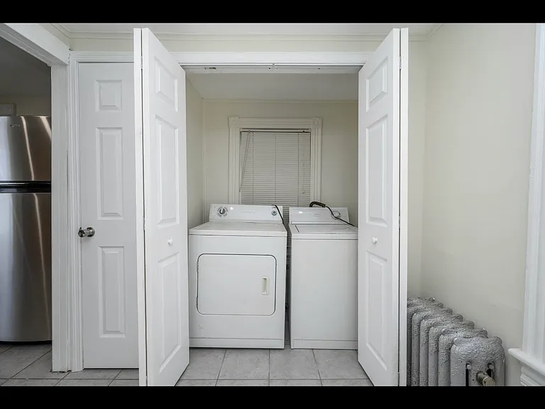 230 John St #2 — Photo 33