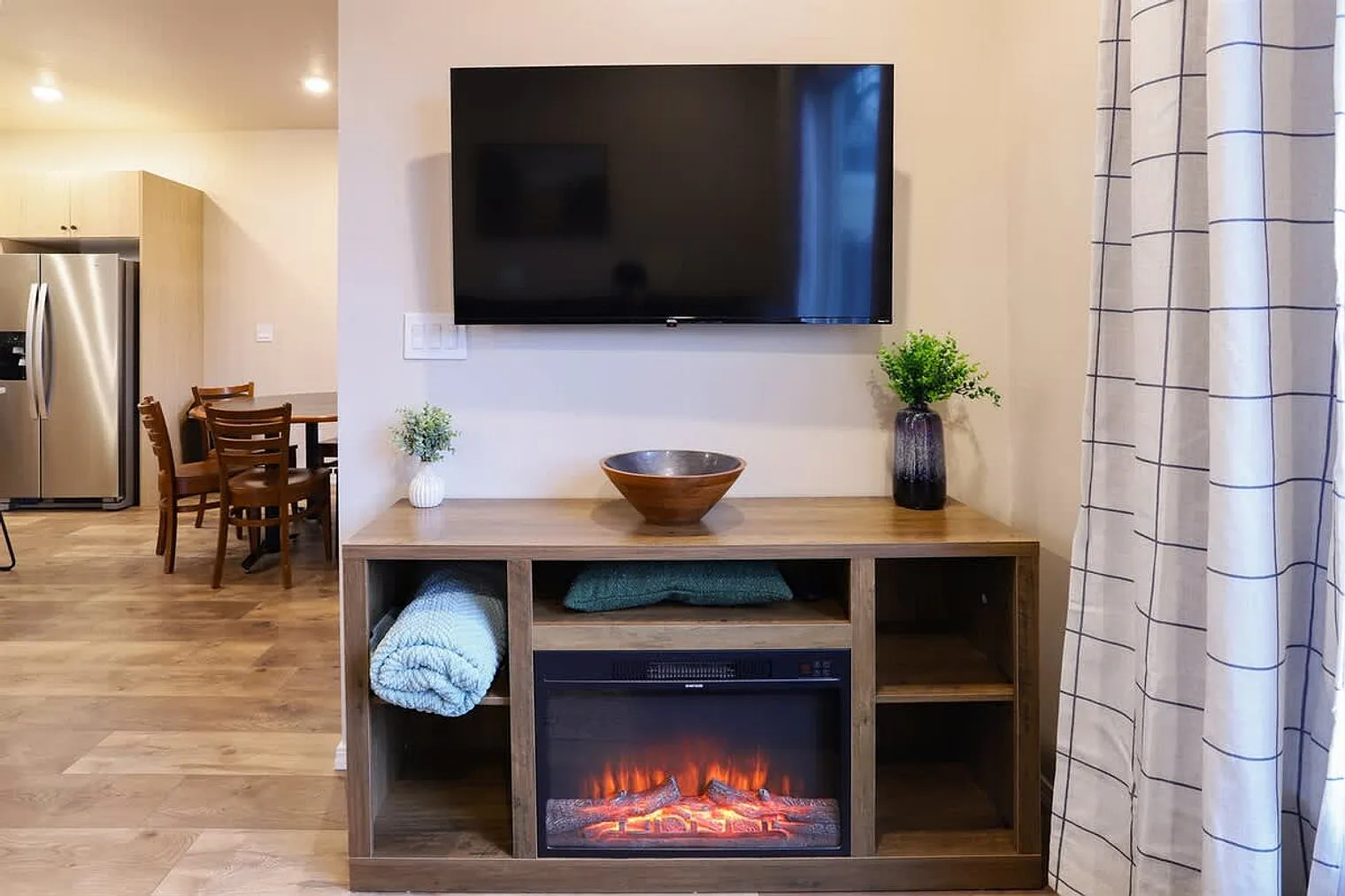 3 bed, 2.5 bath, $4,656 — Photo 4