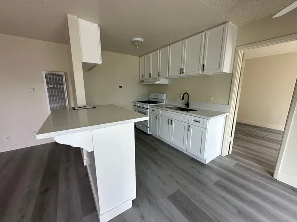 11526, 1955 Pomona Ave APT 9, Costa Mesa, CA 92627