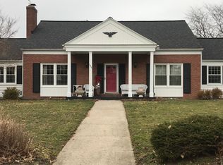 1817 Walnut Heights Dr, East Lansing, MI 48823