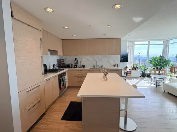 6700 Dunblane Ave #2308, Burnaby, BC V5H 0J3
