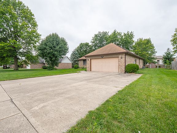 3rd image of 468 Meadow Dr