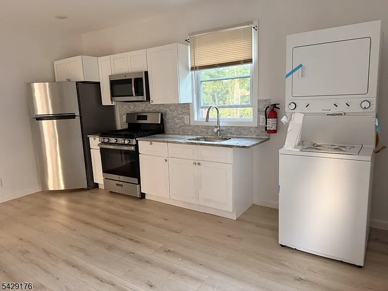 82-84 Jacoby St — Photo 6