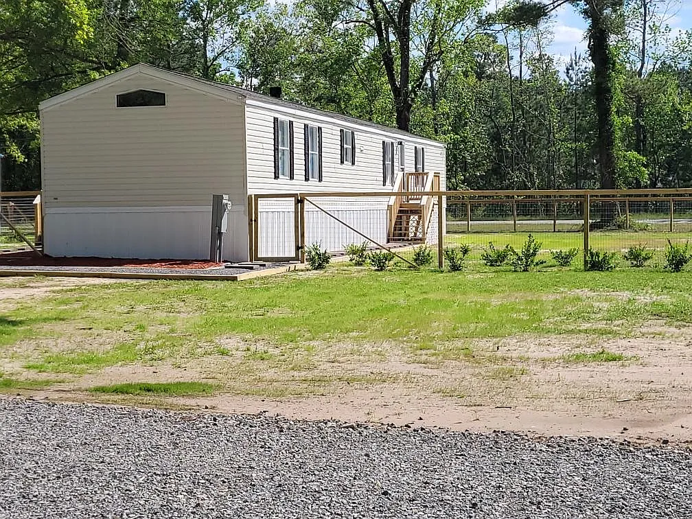 Building Photo - 1106 Calamus Pond Rd