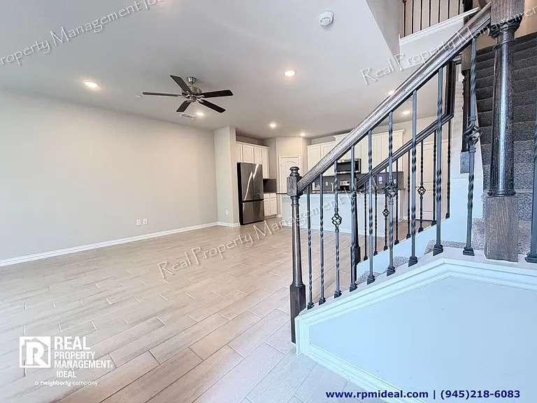 2871 Baneberry Ln — Photo 2