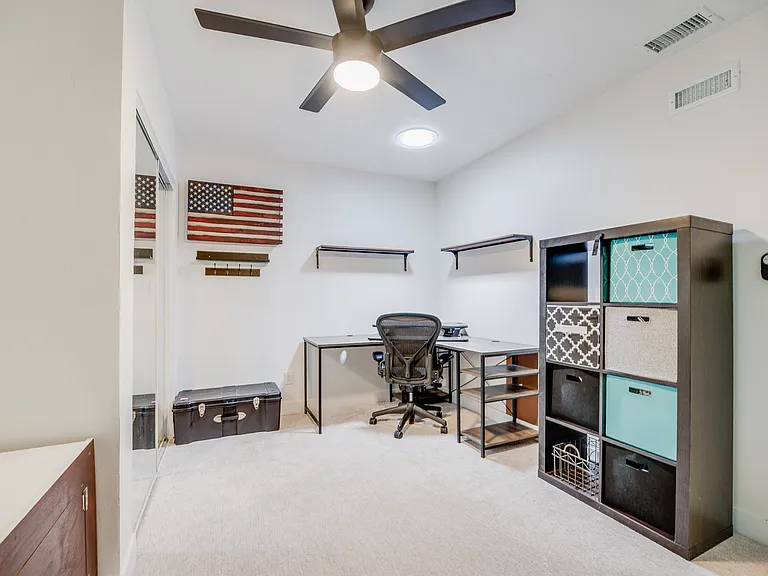 530 Kirtright St — Photo 32