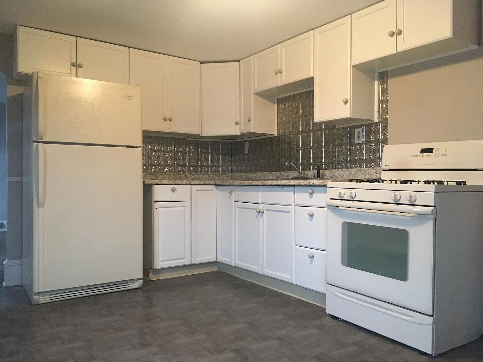 1 bed, 700 sqft, $875 — Photo 1