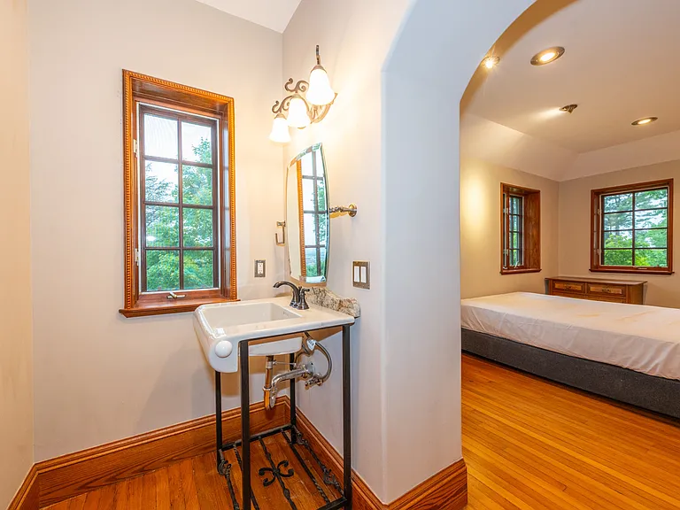 50 Rock Spring Rd — Photo 33