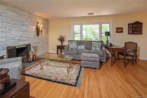 5th image of 37 Tintern Ln