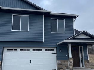 3334 Loethen Ln, Coralville, IA 52241