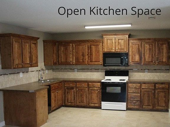 Open Kitchen with a lot of cupboard space