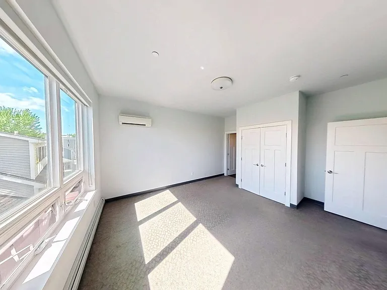 City Lights Modern, Luxury Living in Downtown Winooski — Photo 22