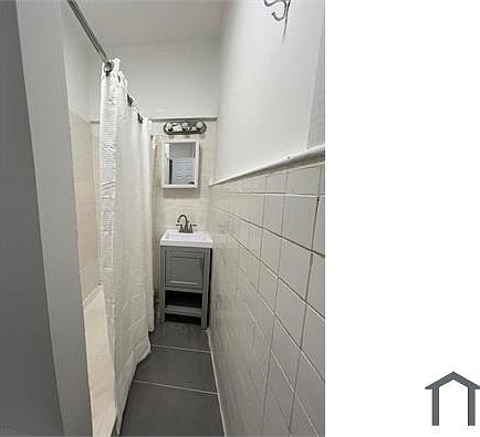 5th image of 980 Bronx Park S #2B