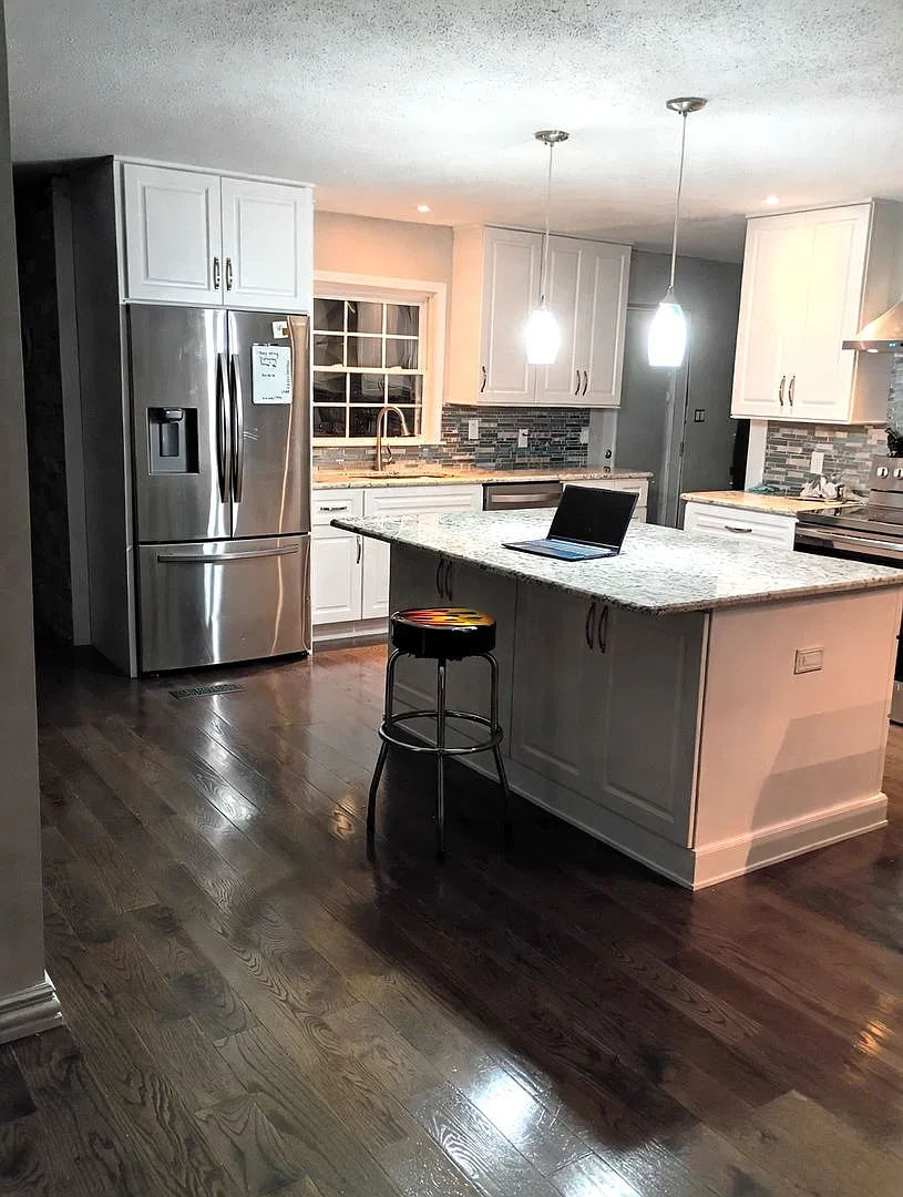 Beautiful Brick Home with Utilities & Lawn Care Included — Photo 4