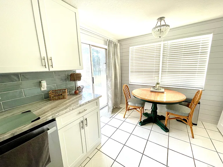 575 Randolph Rd — Photo 20
