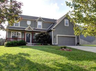 10104 Sunset Dr, Lenexa, KS 66220