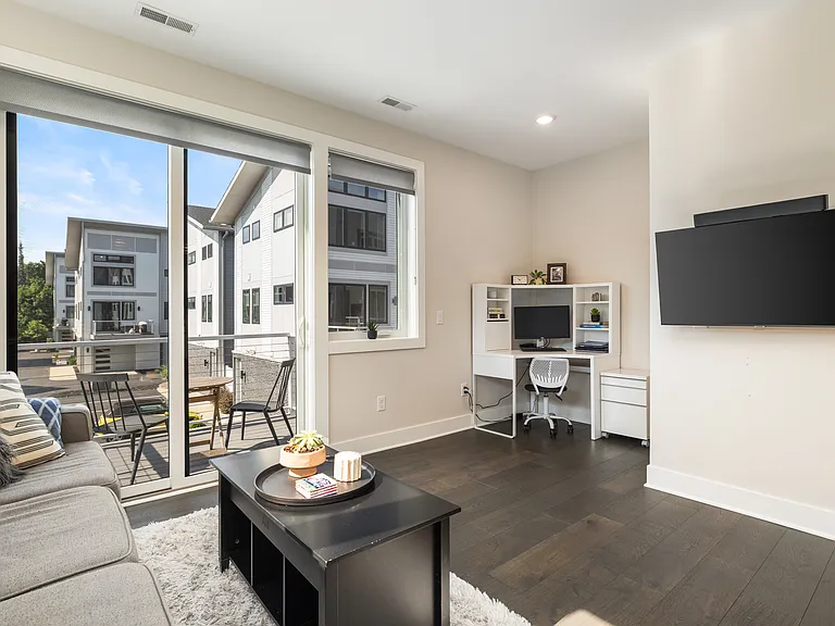 635 Fairview Ave NE #1 — Photo 7