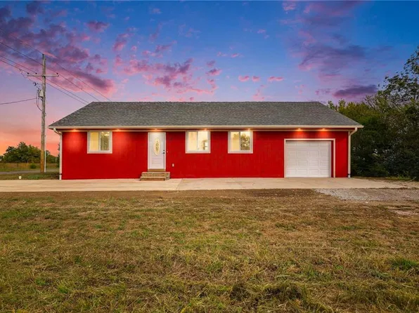 62 Wilderness Trl, Linn Valley, KS 66040