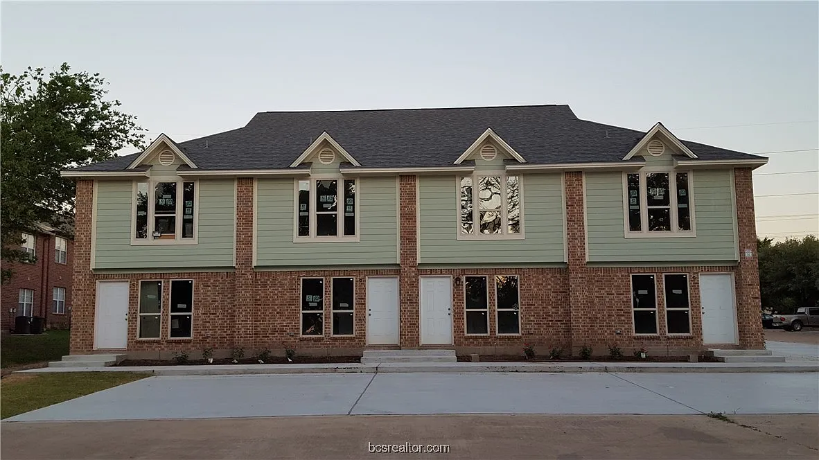 Building Photo - 903 Balcones Dr #3-B