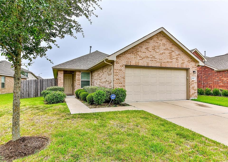 1st image of 13807 Lacy Cove Ct