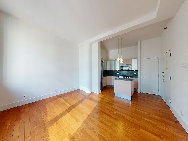 120 Greenwich St #11A — Photo 2