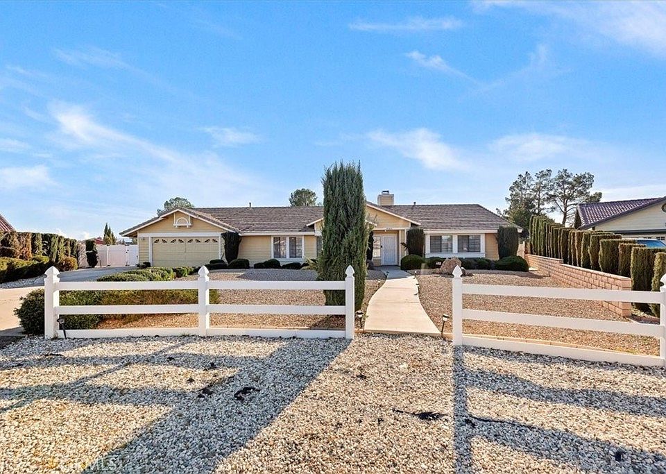 1st image of 19185 Cochise Pl