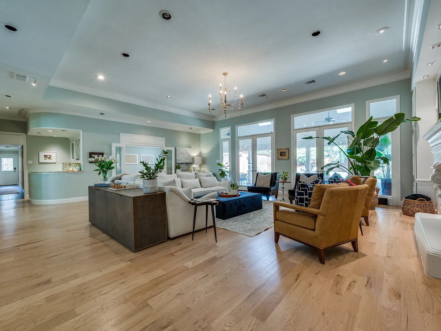 5 bed, 5039 sqft, $13,000 — Photo 4