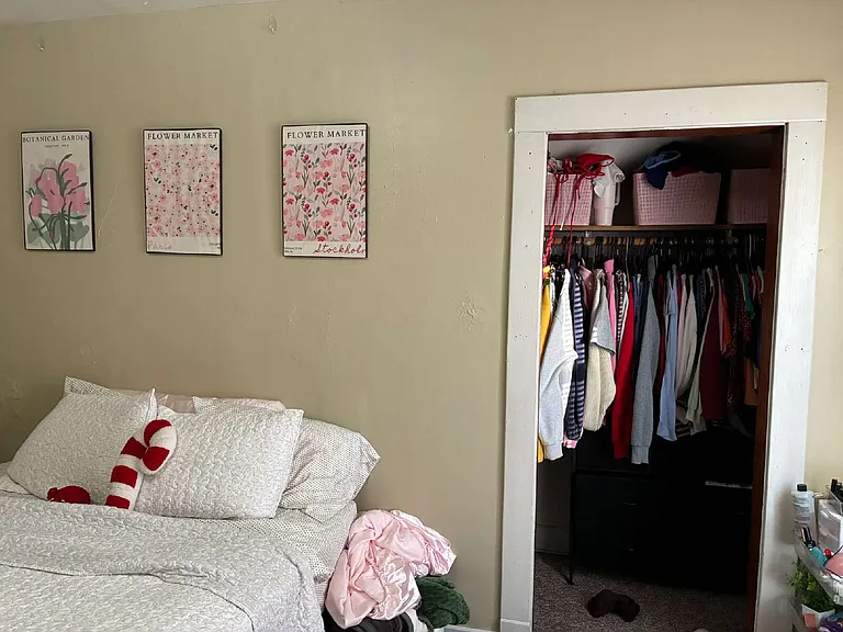 704 Niagara St — Photo 22