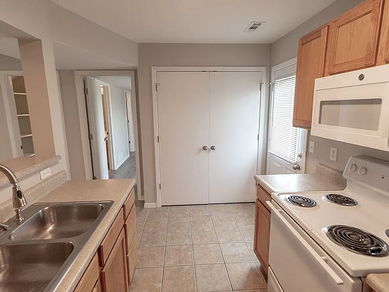 5209-5211 Currituck Ln — Photo 9