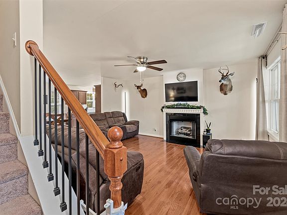 5th image of 202 Braxton Dr
