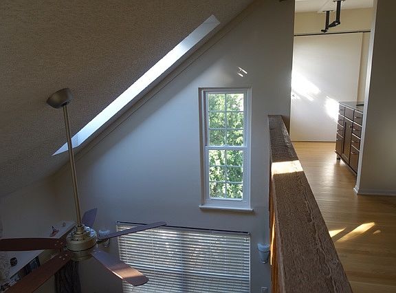 4th image of 912 Vose Dr #41B