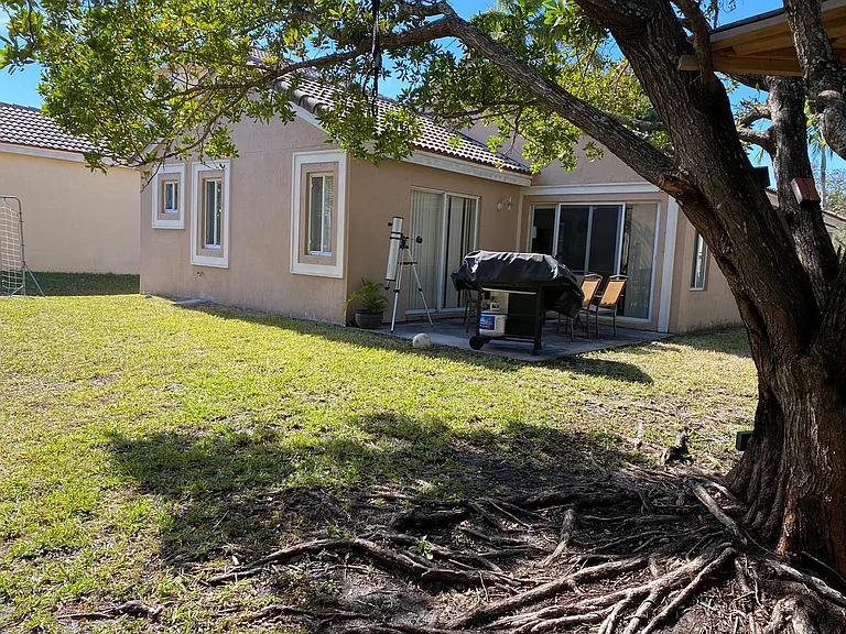 1205 Canary Island Dr — Photo 6