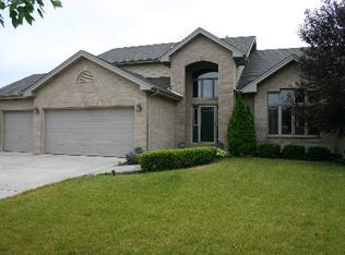 19512 Southfield Ln, Tinley Park, IL 60487