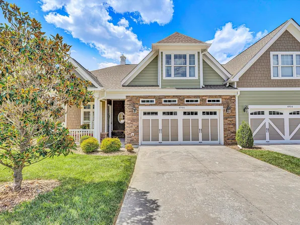 4944 Towne Dr, Roanoke, VA 24018