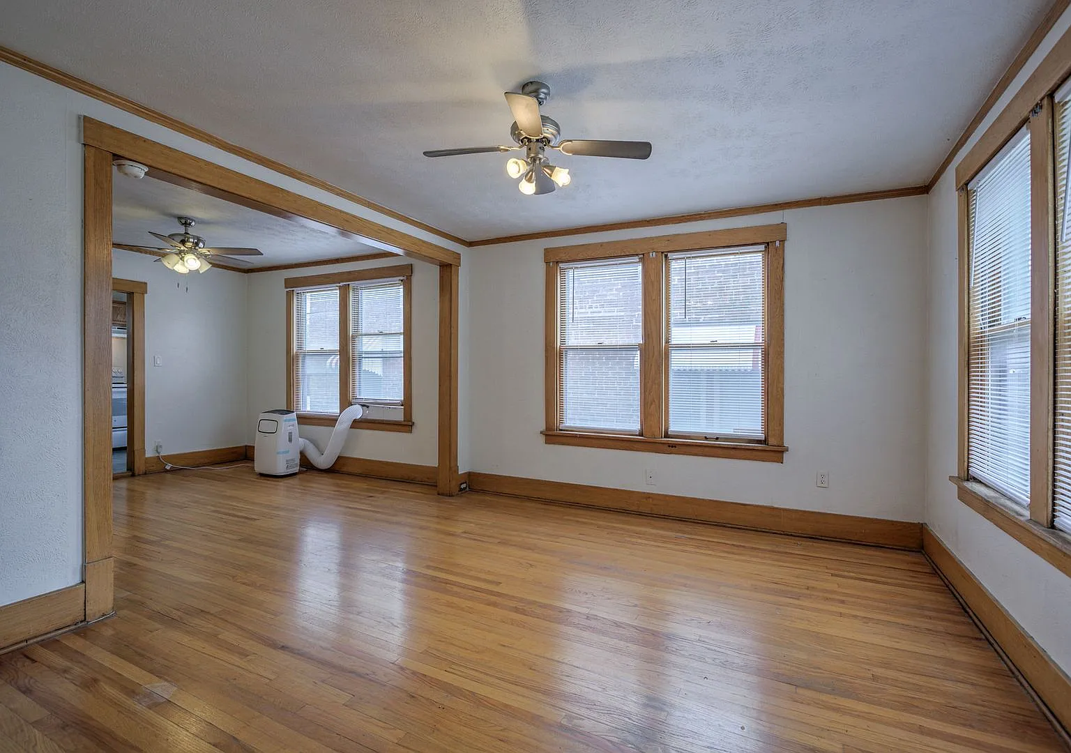 3310 / 3312 Jackson St Duplex — Photo 1
