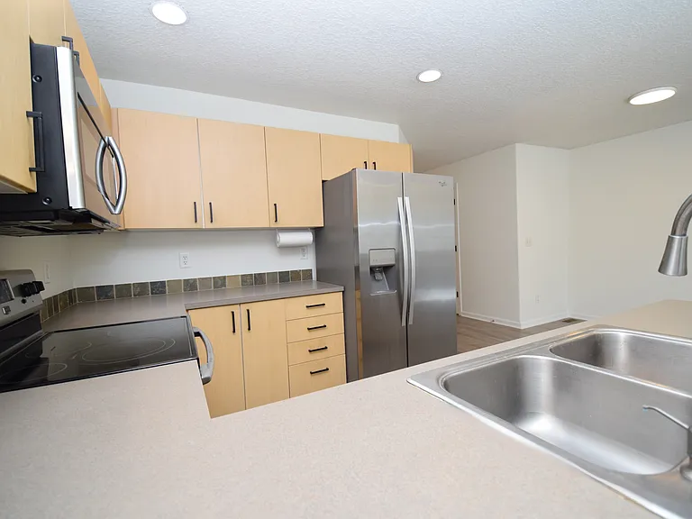 207 SE Harlow Ave — Photo 6