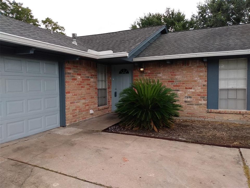 1st image of 10427 Sagebluff Dr