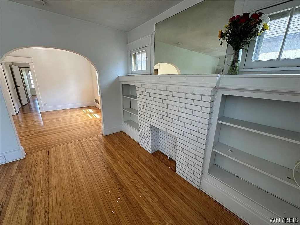 3 bed, 1.0 bath, 2260 sqft, $1,475 — Photo 4