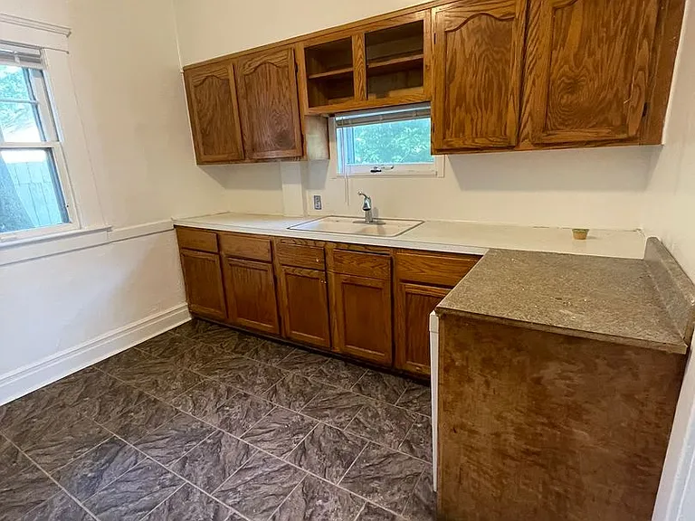 1116 Packard St — Photo 13