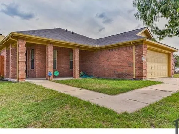 3933 Silver Springs Dr, Fort Worth, TX 76123