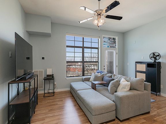 3rd image of 623 W Walnut Street #408