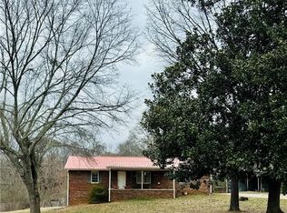 6583 Heardsville Rd, Cumming, GA 30028