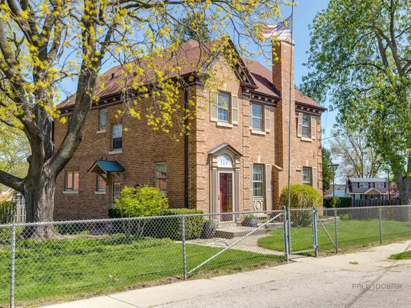 117 Hubbard Ct, Wauconda, IL 60084