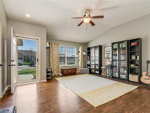 5th image of 14324 Overhill Ave