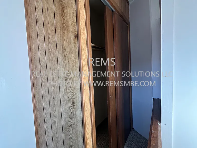 420 N Pine St — Photo 5