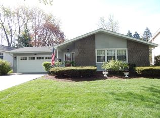 56 Swift Ln, Naperville, IL 60565